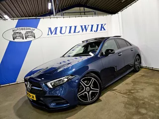 Mercedes-Benz A-Klasse 180 Business Solution AMG / Panoramadak / Night Pakket / NL Auto