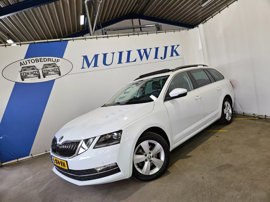 &Scaron;koda Octavia Combi 1.0 TSI Greentech Style Business / Trekhaak / LED / Pano