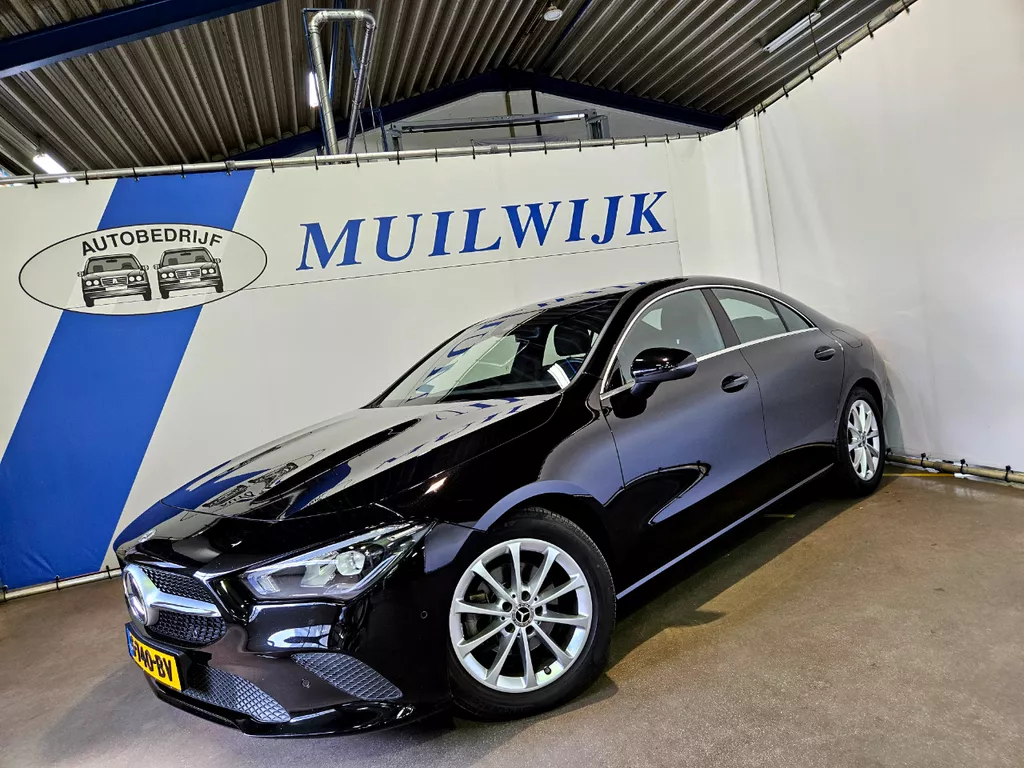 Mercedes-Benz CLA -Klasse 180 Business Line / Trekhaak / Camera / NL Auto