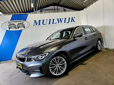 BMW 3 Serie Touring 318i Executive Edition / Trekhaak / Full LED / NL Auto