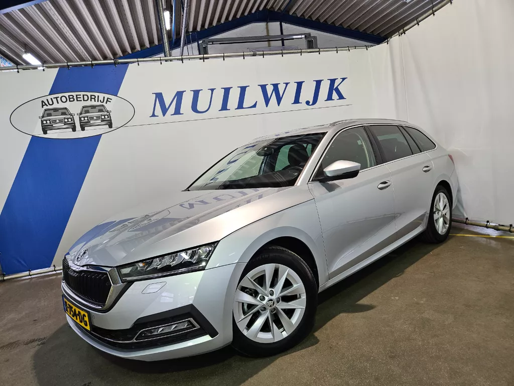 &Scaron;koda Octavia Combi 1.0 TSI Business Edition Plus / Panodak / Navi / NL Auto