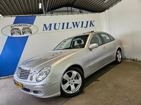 Mercedes-Benz E-Klasse 200K Elegance / Trekhaak / Schuifdak / Youngtimer!