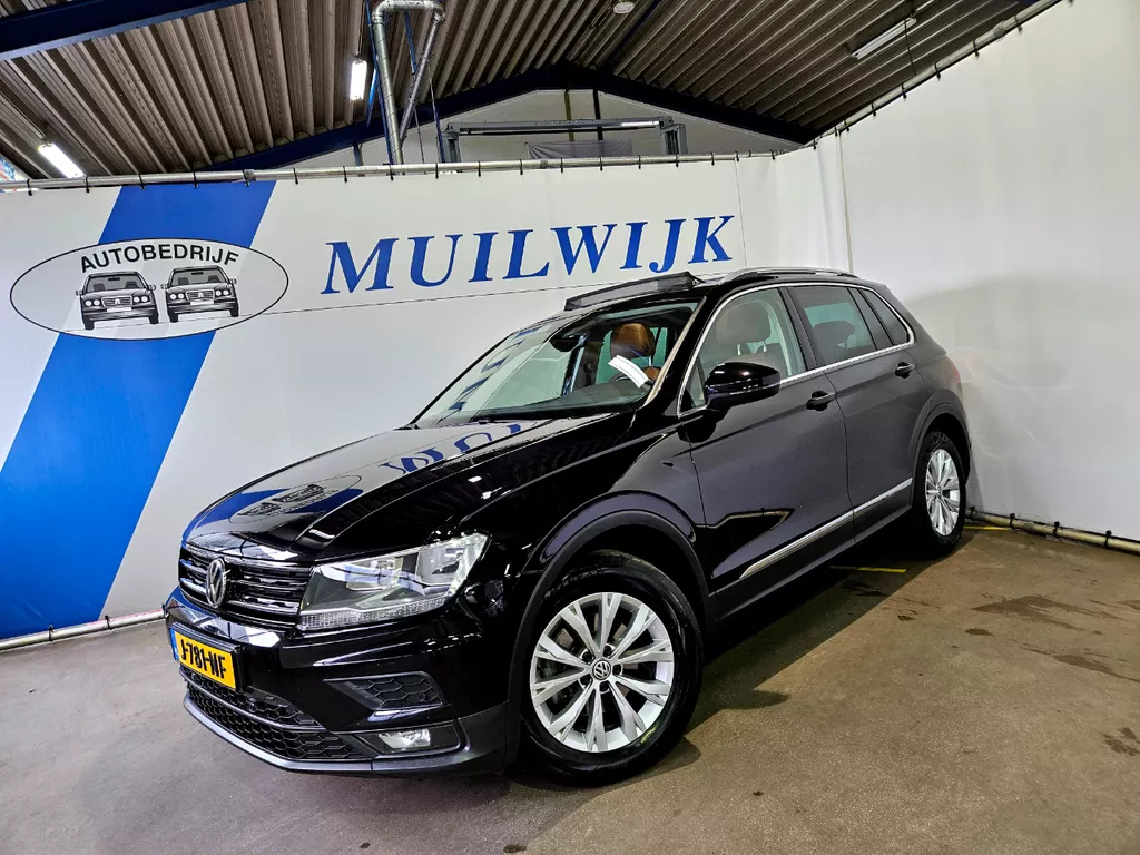 Volkswagen Tiguan 1.5 TSI Comfortline Business / Panoramadak / Leder / NL Auto