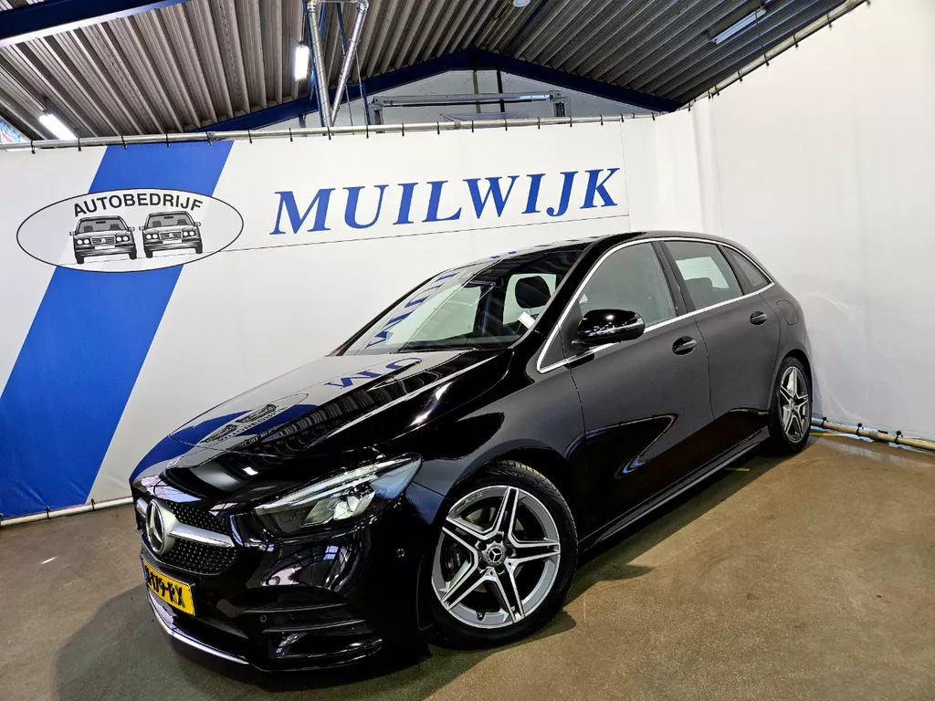 Mercedes-Benz B-Klasse 180 Business Solution AMG / Widescreen / NL Auto