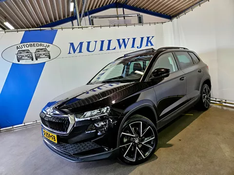 &Scaron;koda Karoq 1.5 TSI ACT Business Edition / Trekhaak / Panoramadak / NL Auto