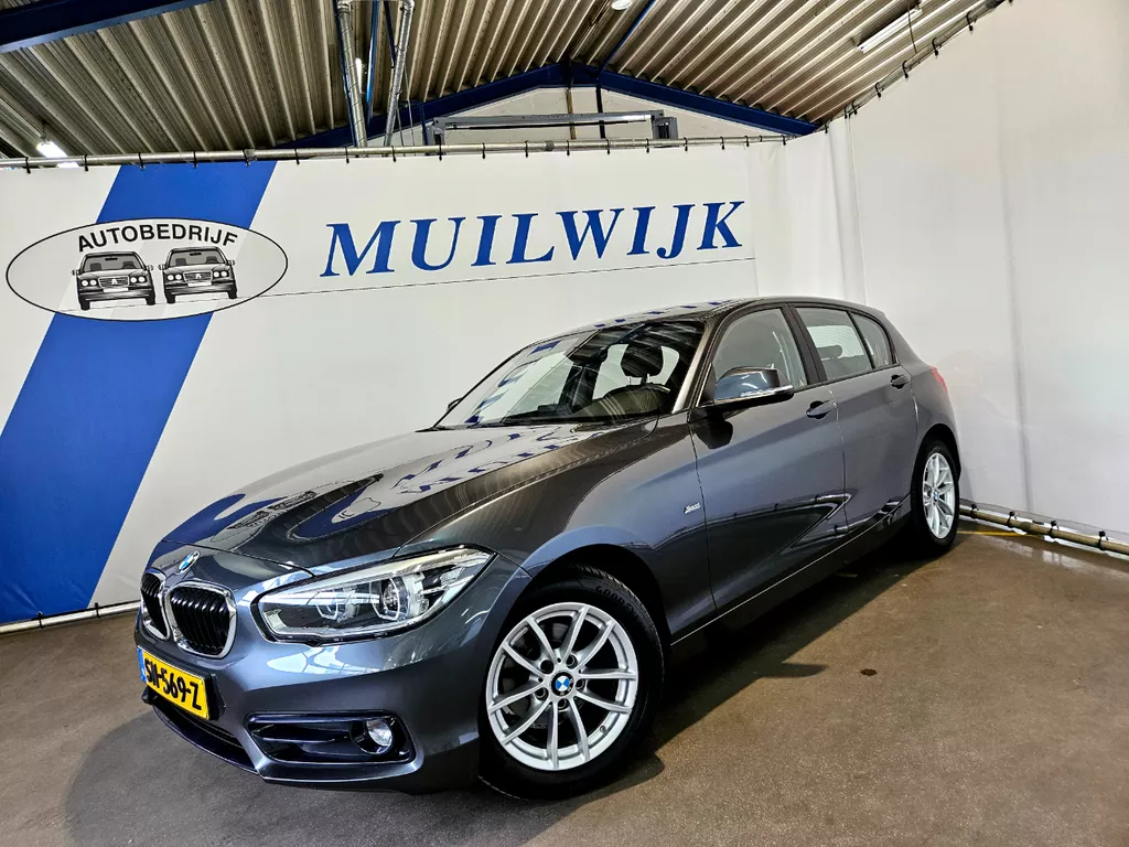 BMW 1 Serie 118i Executive Sport / Sportstoelen / LED / NL Auto